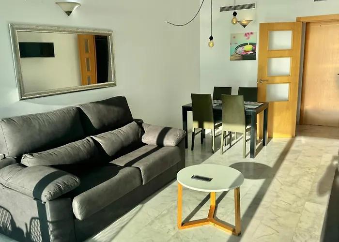 Highrise Apartment With Stunning Views From Private Balcony 85