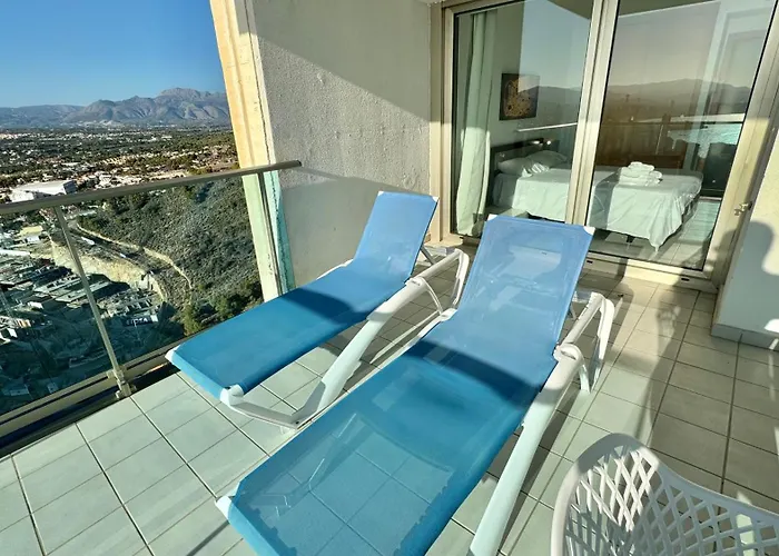Highrise Apartment With Stunning Views From Private Balcony 85